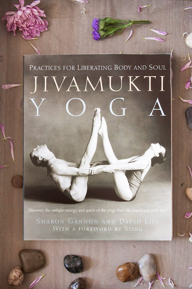 WHOLESALE Jivamukti Yoga: Practices for Liberating Body and Soul 10pcs